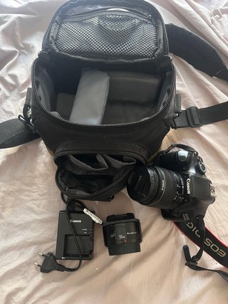 Canon EOS 1100D + Objetivo + Cargador + Funda