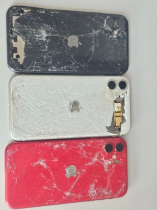 Lote 3 iPhone 11 per parti