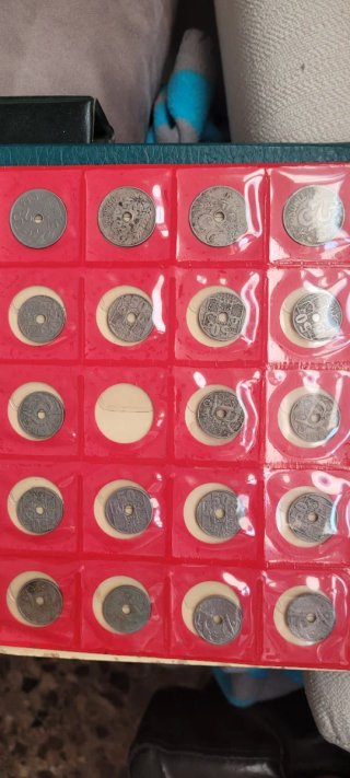 Álbum de monedas antiguas