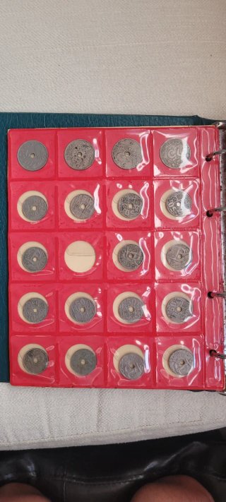 Álbum de monedas antiguas