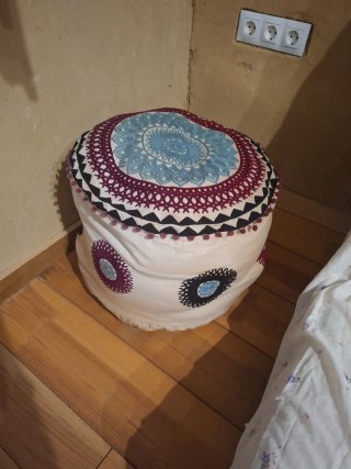 Puf Indio Bordado sin relleno.tengo mas colores