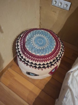 Puf Indio Bordado sin relleno.tengo mas colores
