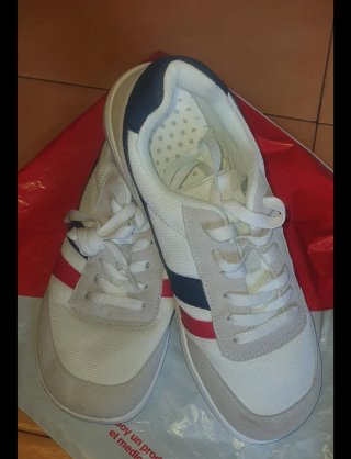 Zapatillas Hombre Blancas y Rojas
