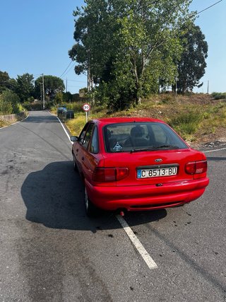 Coche Ford Escort 1998