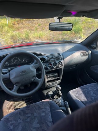 Coche Ford Escort 1998