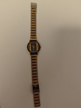 Reloj Versace Negro y Dorado