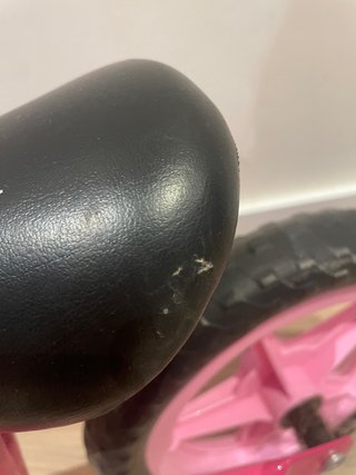 Bici sin pedales rosa con cesta