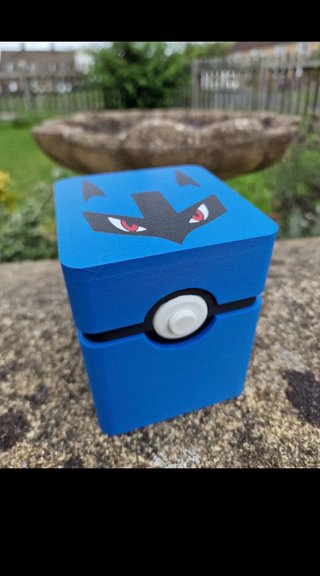 Caja para cartas Pokémon azul