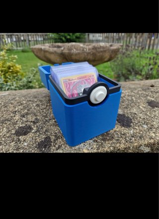 Caja para cartas Pokémon azul