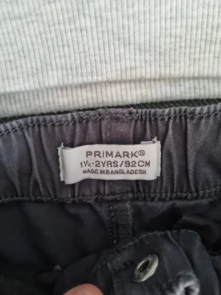 Conjunto sudadera y pantalón cargo gris 18-24m