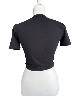 T-shirt crop nera con cuore Gio Cellini