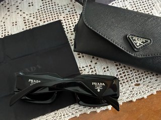 Occhiali da sole Prada Symbole neri