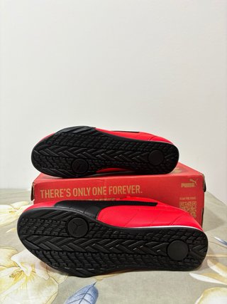 Zapatos Puma Rojos y Negros