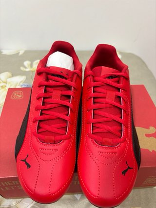 Zapatos Puma Rojos y Negros