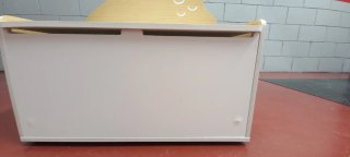 Baúl infantil casa madera y blanco
