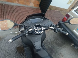 Honda PCX 125 2022 Negra 16.000km
