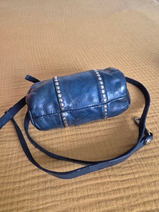 Bolso mini Campomaggi azul tachuelas