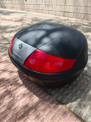 Baúl Moto Yamaha Negro/Plata
