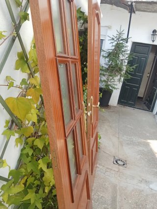 Puertas de madera maciza