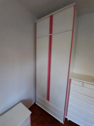 Set muebles habitación infantil en blanco y rosa