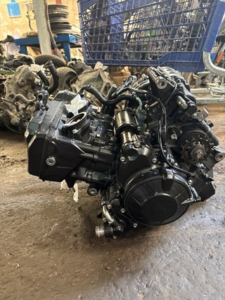 Motor Honda CB Hornet 750 2023