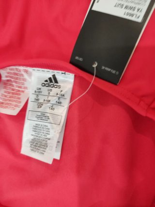 Bañador Adidas Niña T 9/10 Nuevo, con etiqueta