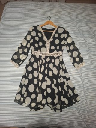 Vestido lunares negro y blanco