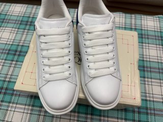 Alexander McQueen Caja Blanca