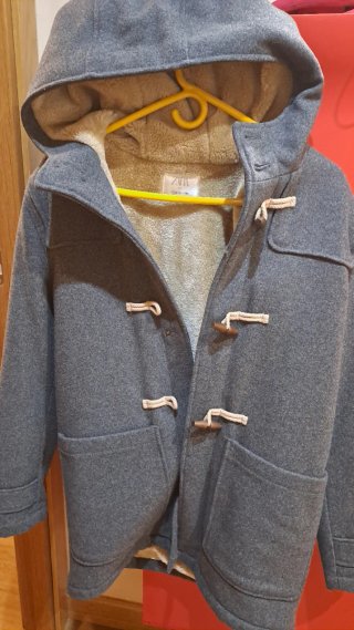 Zara Cappotto Gris con Capucha