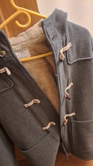 Zara Cappotto Gris con Capucha