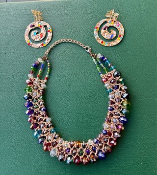 Parure collana e orecchini oro pietre colorate