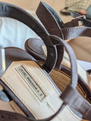 Sandalias de cuña grises