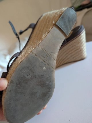 Sandalias de cuña grises