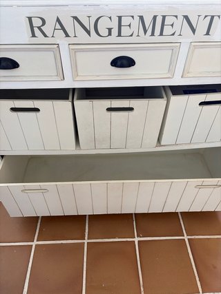 Cajonera blanca de madera