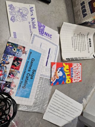 Sega Master System II con Sonic el Erizo