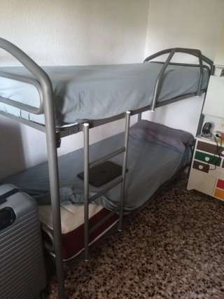 Litera 80*190 como nueva+colchones sin uso.
