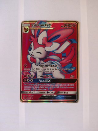Carta Pokémon Sylveon GX 140/145
