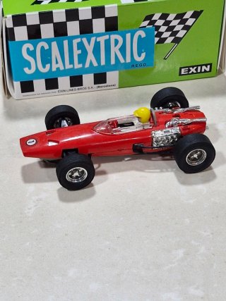 Scalextric BRM Rojo