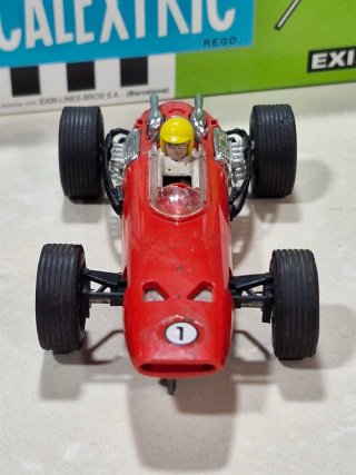 Scalextric BRM Rojo