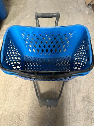 Carro de la compra con ruedas