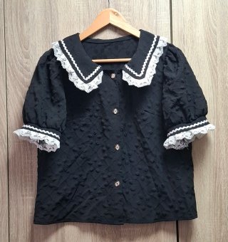 Blusa negra Shein cuello bebé encaje NUEVA M