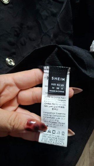 Blusa negra Shein cuello bebé encaje NUEVA M