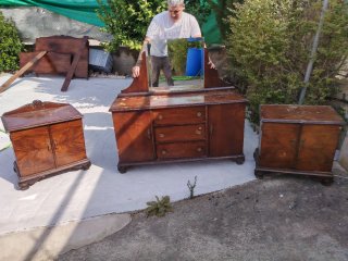 Mesitas de noche y coqueta madera antigua