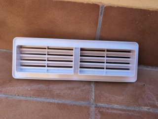 Rejilla ventilación 220x55mm