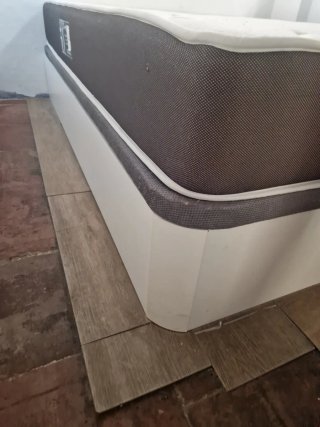 Somier 150cm + Colchón Retirar en el domicilio.