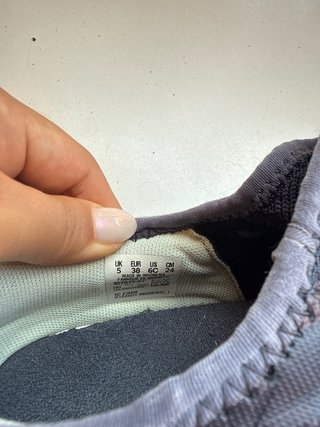 Zapatillas de fútbol Puma negras y verdes