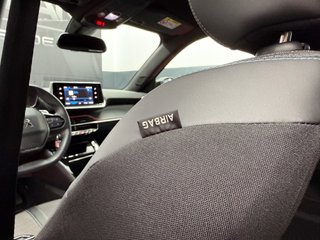 Peugeot 2008 Allure Pack BlueHDI 130 S&S EAT8
