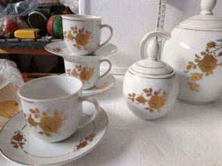 Servizio Tazze Porcellana Oro e Bianco