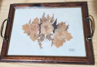 Vassoio in legno e vetro