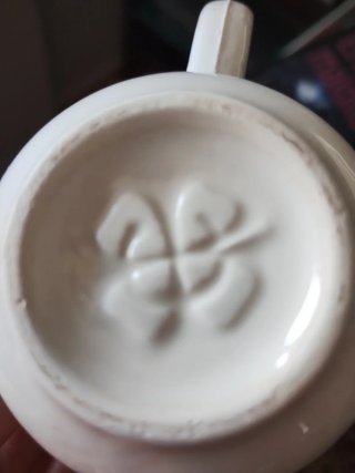 Tazas de cerámica con diseño de uvas